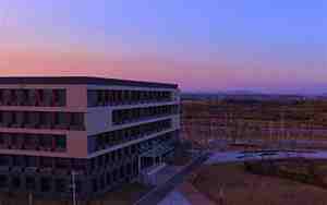 南昌科技大学