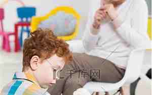 内向的男生的感情