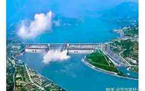 三峡大坝什么时候建成的
