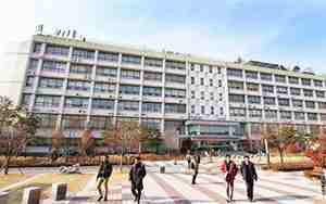 大学校